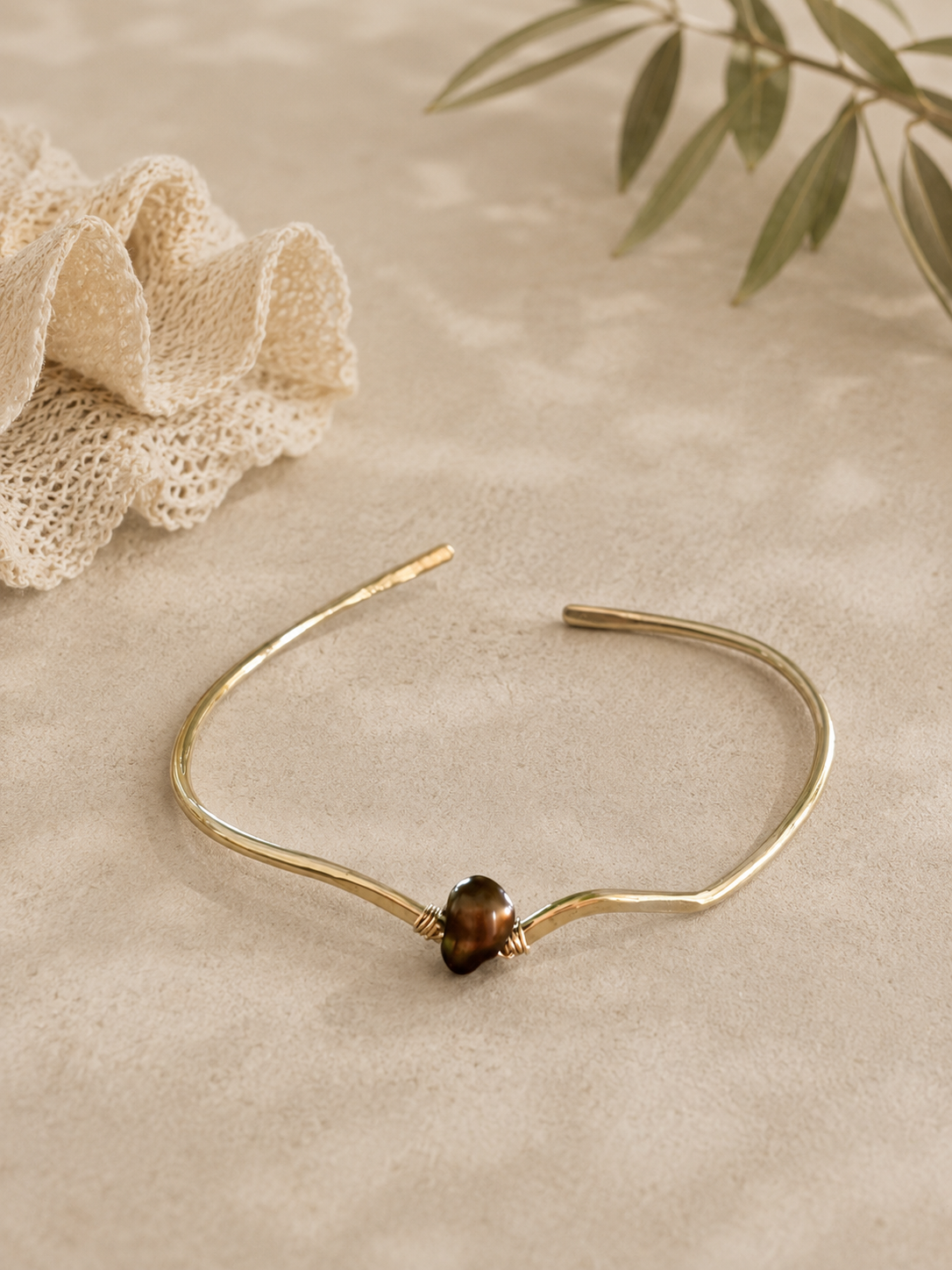 Leinahe Mocha Pearl Cuff